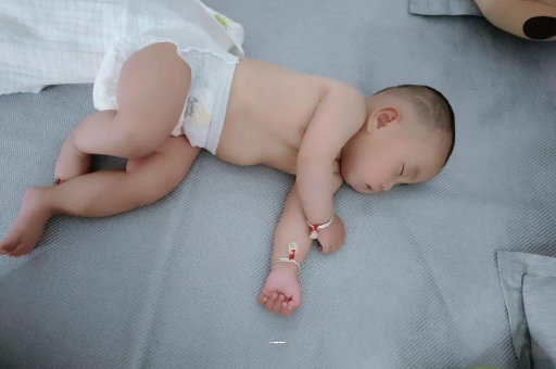 新余宝宝几个月可以吃水果